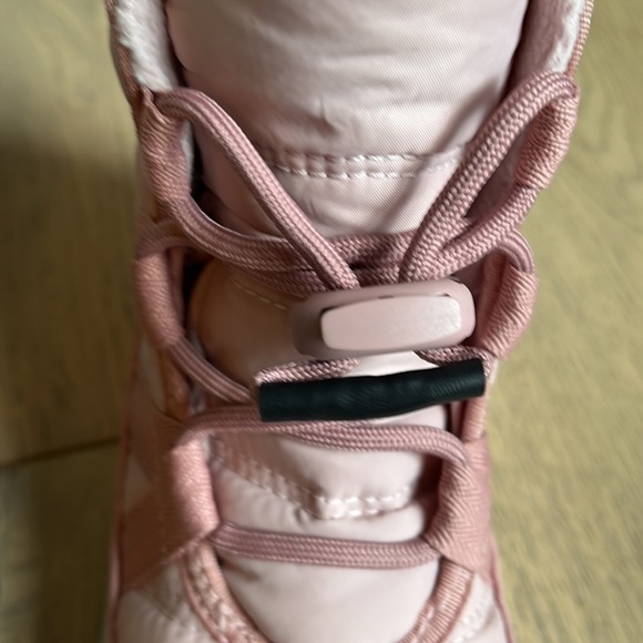 Girls Sorel Whitney 2 short pink winter boots - Picture 6 of 12